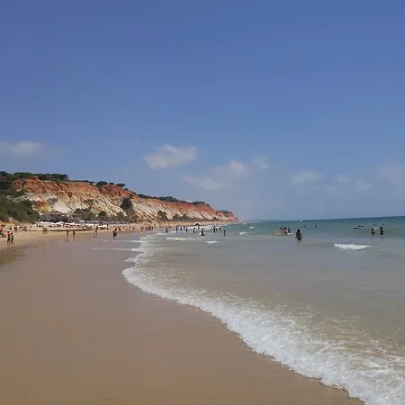 Olhos De Agua Ii 公寓