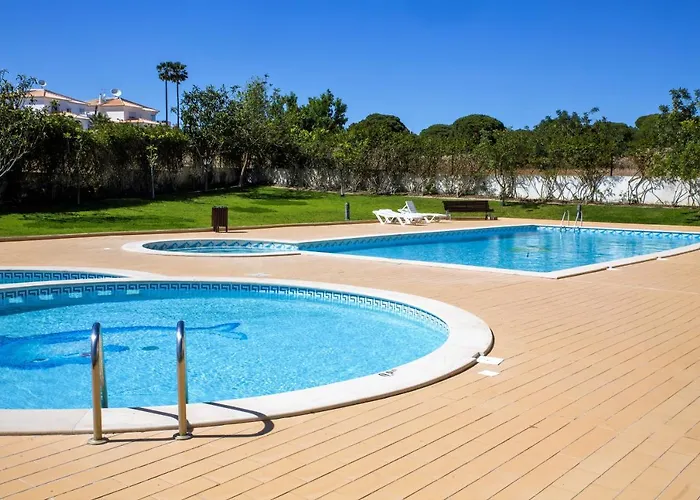 Olhos De Agua Ii Apartament